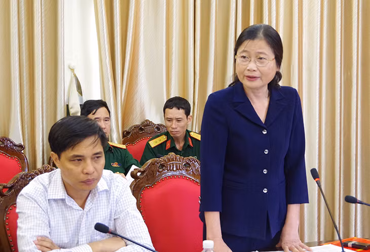 Đồng chí Đỗ Thị Hoàng, Phó Bí thư Thường trực Tỉnh ủy phát biểu tại buổi làm việc.