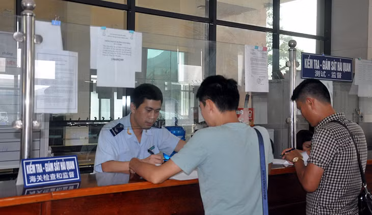 Các ngành chức năng thực hiện tốt công tác cải cách hành chính nhằm giảm thủ tục thông quan hàng hoá qua cửa khẩu.
