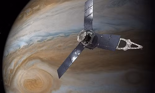Tàu Juno bay qua gần Vết đỏ lớn. Ảnh: NASA.