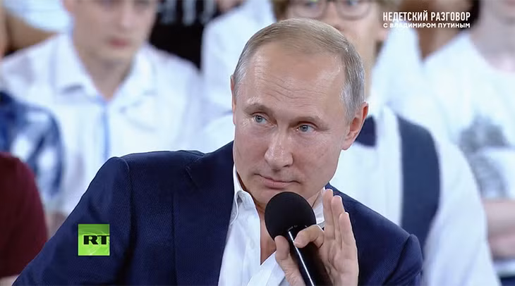 Tổng thống Putin tham gia "Đối thoại Trưởng thành với Vladimir Putin" trên truyền hình.