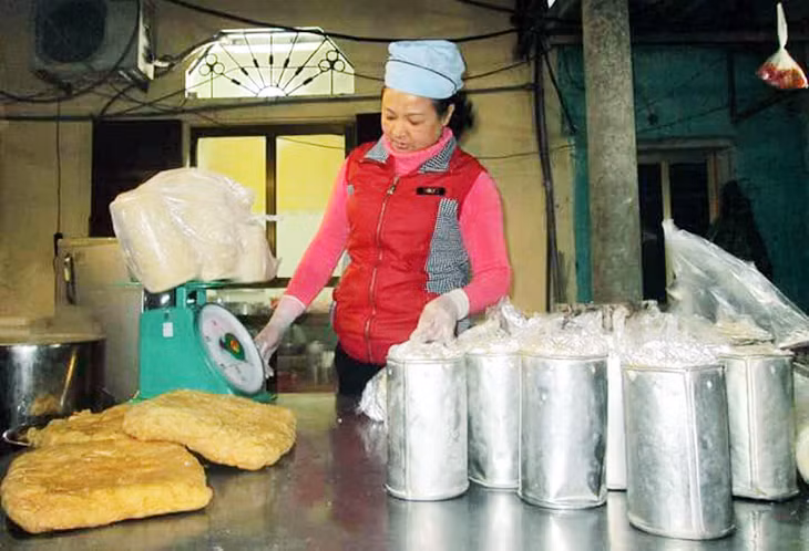 Nhờ sự giúp đỡ của Hội LHPN TP Uông Bí, tháng 3-2016, doanh nghiệp sản xuất giò - chả - ruốc do chị Trần Thị Mai, phường Vàng Danh làm chủ sẽ đi vào hoạt động.