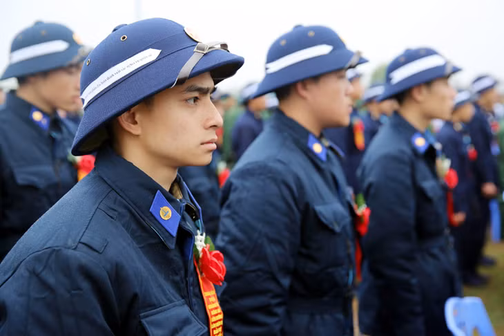 Tự hào được đứng trong hàng ngũ quân đội nhân dân Việt Nam.