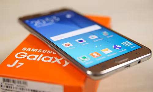 Galaxy J7 (2015).