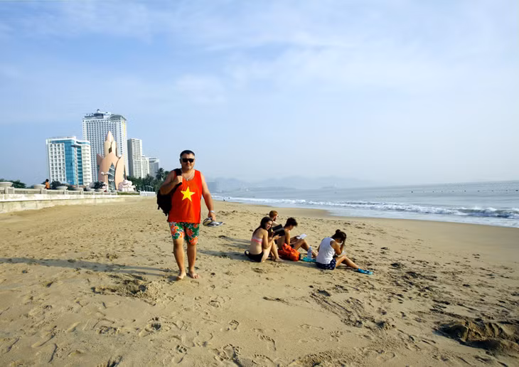 Biển Nha Trang đẹp như một bức tranh, khiến ai đã một lần tới đây sẽ khó quên được sự nên thơ mà thiên nhiên đã ưu ái ban tặng cho thành phố biển này.