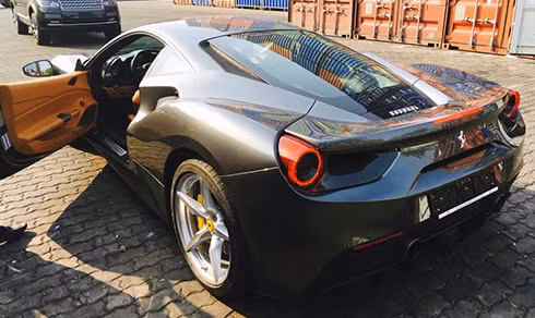 Chiếc Ferrari 488 GTB đầu tiên tại Việt Nam.
