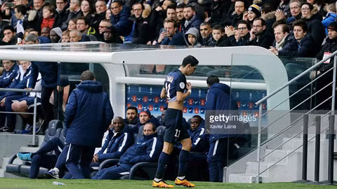 Di Maria đã sớm phải rời sân vì chấn thương đùi