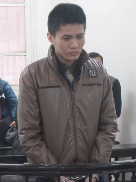 Bị cáo Bùi Mạnh Linh tại phiên tòa.