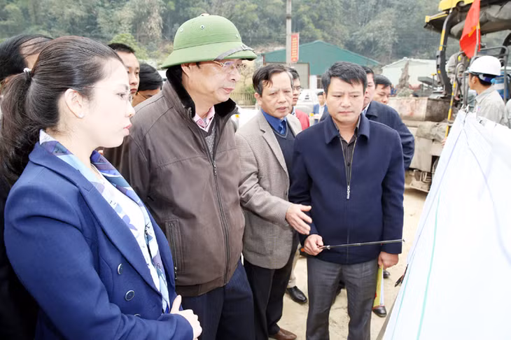 Đồng chí Nguyễn Văn Đọc, Bí thư Tỉnh ủy kiểm tra công tác triển khai thi công cải tạo, nâng cấp Quốc lộ 18