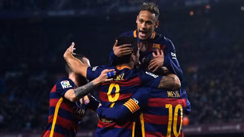 Điểm tựa sân nhà là không đủ để Arsenal ngăn cản sức mạnh vũ bão của Barca
