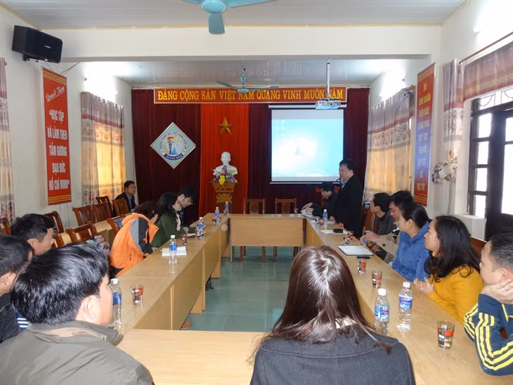 Lễ bàn giao dự án sửa chữa phòng học Trường THPT Quan Lạn (Vân Đồn)