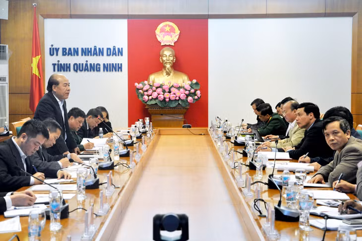 Quang cảnh buổi làm việc
