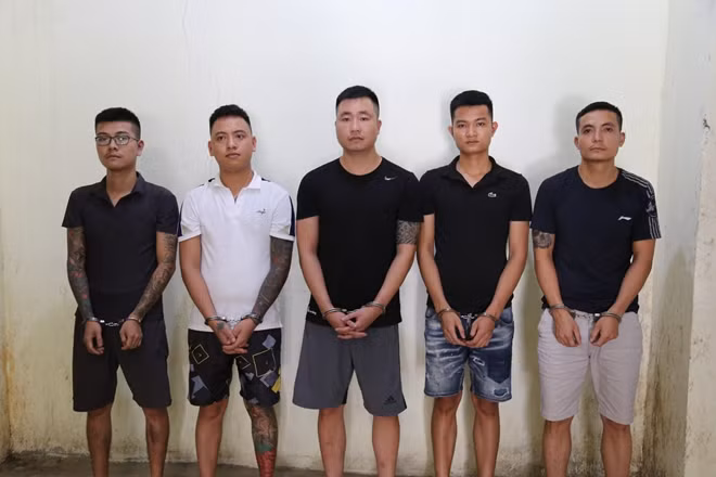 Công an TP Vĩnh Yên bắt các đối tượng cho vay lãi nặng.