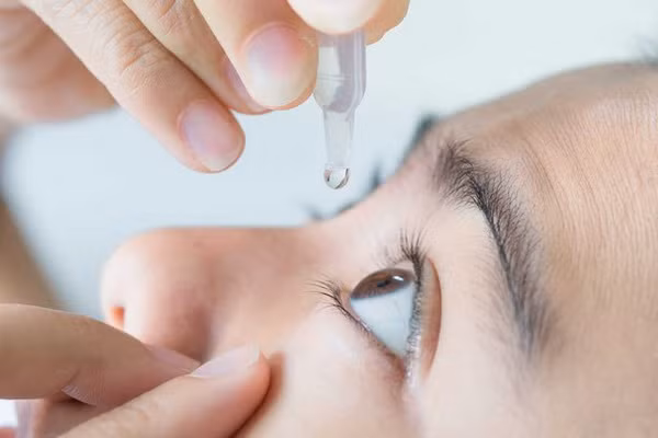 Các thuốc cortisol nhỏ mắt có thể gây mù lòa nếu sử dụng không đúng.