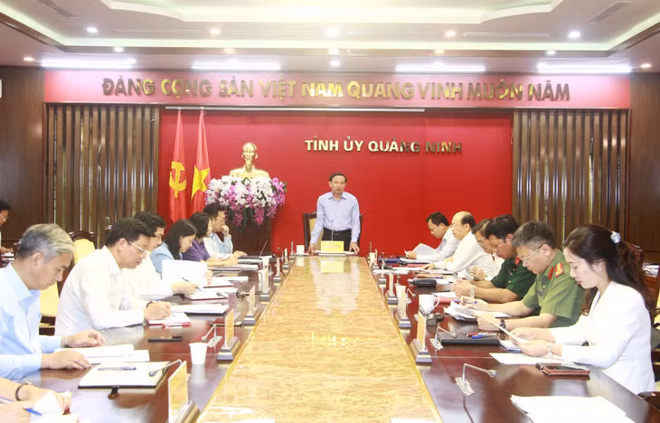 Đồng chí Nguyễn Xuân Ký, Bí thư Tỉnh ủy, Chủ tịch HĐND tỉnh, phát biểu kết luận.
