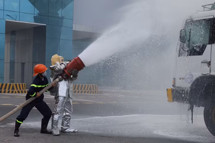 Các lực lượng tham gia PCCC- CHCH ở Trạm KSLN Bắc Luân II Móng Cái