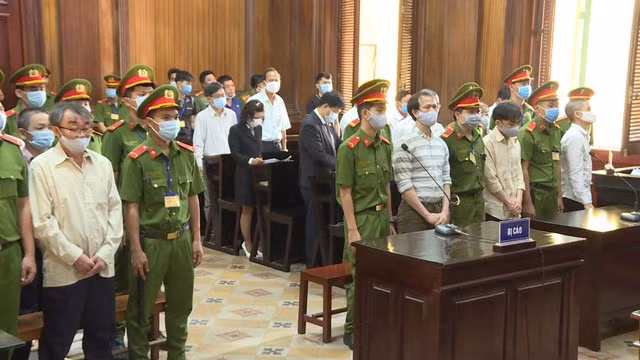 Các bị cáo tại tòa.