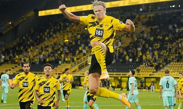Haaland đã ghi 15 bàn trong 16 trận ở Bundesliga. Ảnh: Reuters
