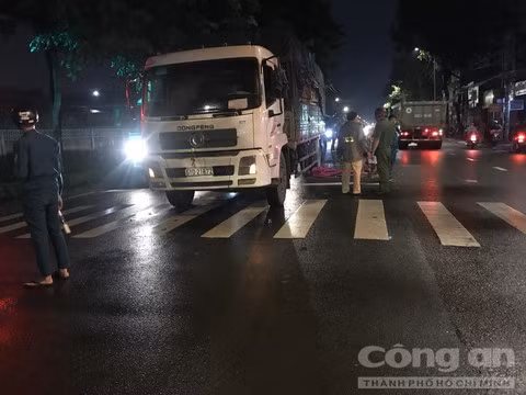Công an xử lý hiện trường.
