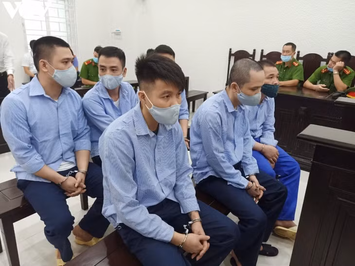  Các bị cáo tại phiên xét xử.