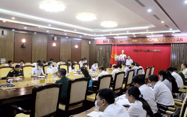 Quang cảnh cuộc họp.