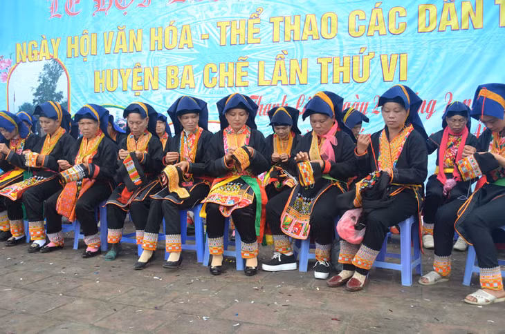 Bà con người dân tộc Dao Thanh Phán trong Ngày hội Văn hoá- Thể thao các dân tộc huyện Ba Chẽ lần thứ VI- 2019. 