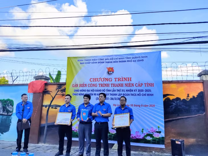Ban Thường vụ Tỉnh đoàn khen thưởng các tập thể, cá nhân có thành tích trong thực hiện công trình