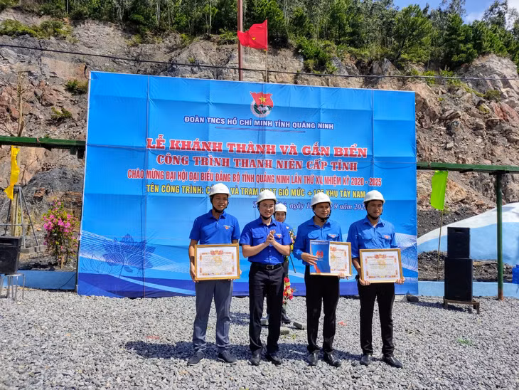 Ban Thường vụ Tỉnh đoàn khen thưởng 2 tập thể, 1 cá nhân có thành tích xuất sắc trong thực hiện công trình