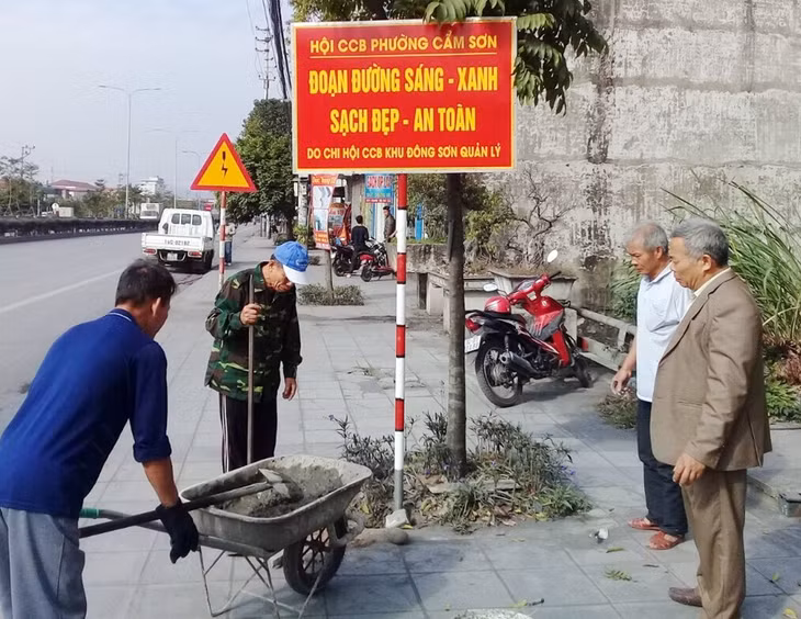 Đoạn đường sáng - xanh - sạch đẹp - an toàn do Chi hội CCB khu Đông Sơn (phường Cẩm Sơn, TP Cẩm Phả) quản lý.
