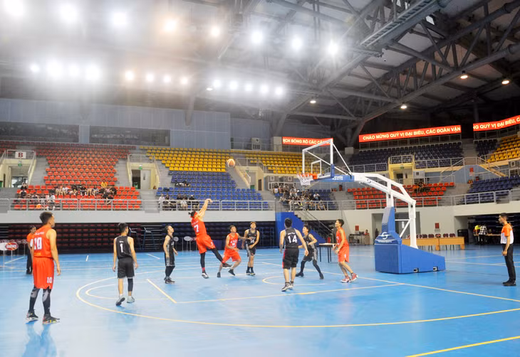 trận đấu giữa 2 đội nam CLB Kaosport và Ares Quảng Yên. Ảnh: Tạ Quân.