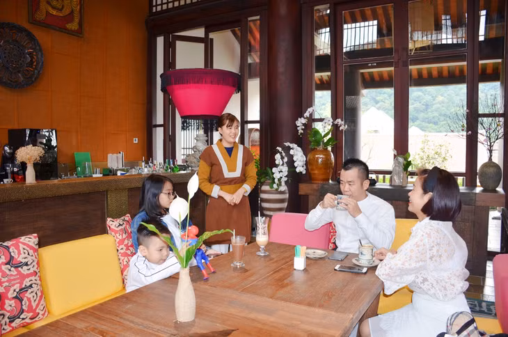 Nhân viên Công ty CP Phát triển Tùng Lâm tích cực hưởng ứng 