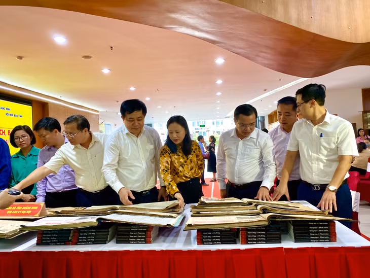 Triển lãm mở ra cho đông đảo bạn đọc cơ hội tìm hiểu về quá trình hình thành, lịch sử đấu tranh cách mạng của Đảng cộng sản Việt Nam và Đảng bộ tỉnh QN qua các kỳ đại hội