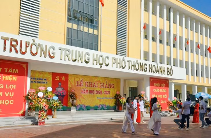 Năm học 2020-2021, thầy và trò Trường THPT Hoành Bồ phấn khởi được dạy và học trong ngôi trường mới khang trang, hiện đại. Ảnh: Lưu Linh