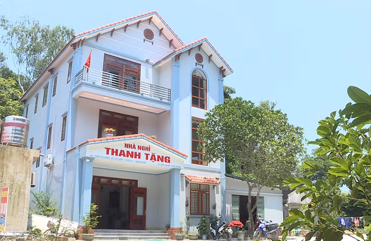 Nhà nghỉ khang trang của gia đình ông Trần Văn Tặng, Chủ nhà nghỉ Thanh Tặng, thôn Cái Chiên, xã Cái Chiên 