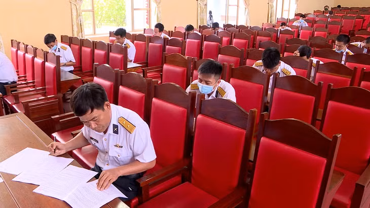 trac nghiem