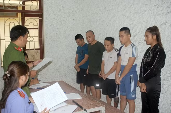 Dũng trọc cùng 4 đối tượng bị khởi tố, bắt tạm giam
