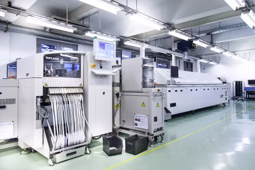 Nhà máy hiện tại đặt tại 124 Hoàng Quốc Việt (Hà Nội) sở hữu dây chuyền hiện đại đắt tiền sản xuất trực tiếp ra các bảng máy chủ của smartphone, sau đó sản phẩm sẽ được công nhân tại Việt Nam trực tiếp lắp ráp và hoàn thiện cho tới khâu đóng gói đưa ra thị trường.