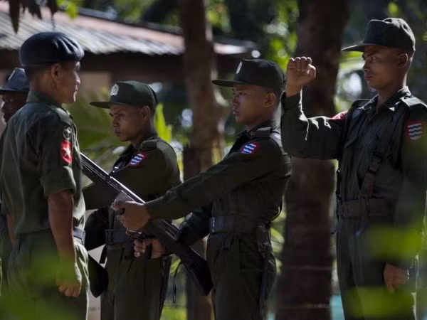 Myanmar đã cho giải ngũ tổng cộng 533 lính trẻ em. (Nguồn: AP)