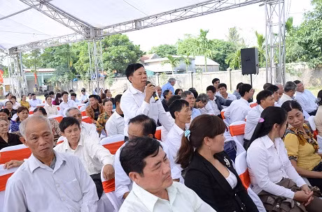 đại biểu nhân dân các xã tham gia xây dựng nông thôn tiên tiến trao đổi tại buổi tọa đàm