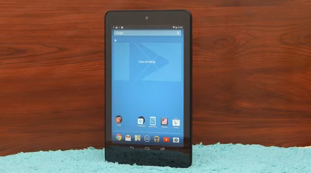 Khách hàng được tặng một bao da chính hãng khi mua Dell Venue 8 3840 trong thời điểm sản phẩm này ra mắt trong chương trình khuyến mại “Tab xinh Dế xịn”