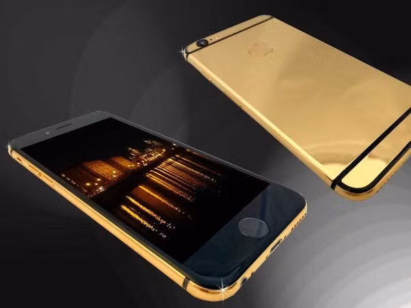 Một phiên bản iPhone 6 mạ vàng 24 carat không sử dụng chất liệu da ở Goldstrike có giá 4.700 USD (khoảng 100 triệu đồng).