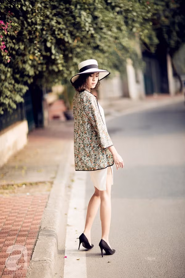Nét lãng mạn nhưng pha chút cổ điển của áo khoác hoa...