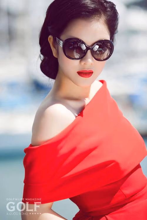 Từ khi chuyển sang phong cách công nương quý phái, Lỹ Nhã Kỳ thực sự trở thành biểu tượng nhan sắc của những người phụ nữ thành đạt.