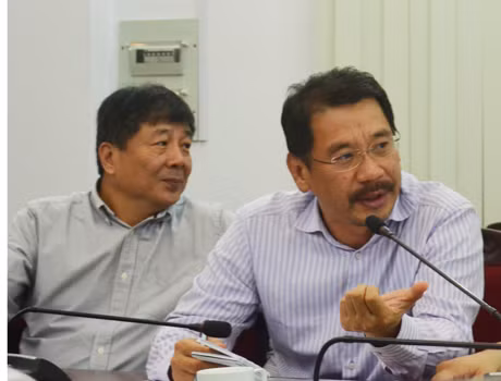 Đại diện Tập đoàn xi măng Hạnh Phúc báo cáo tại buổi làm việc.
