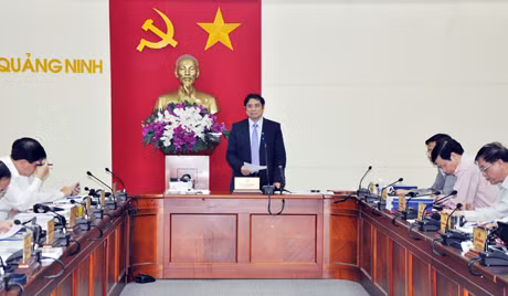Đồng chí Phạm Minh Chính, Ủy viên Trung ương Đảng, Bí thư Tỉnh ủy phát biểu kết luận hội nghị.