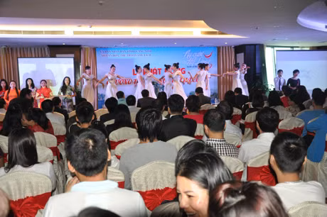Quang cảng buổi lễ phát động 