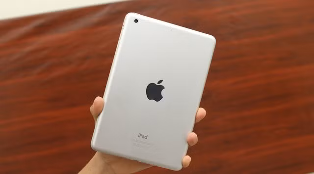 iPad Mini Wifi 16G màn hình 7.9 inch đang được bán với giá 5,99 triệu tại thegioididong.com