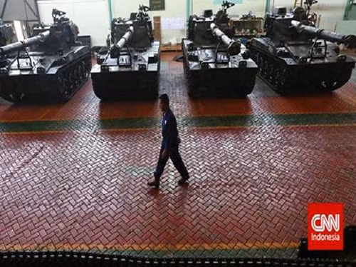 Xe tăng Tank AMX-13 tại xưởng của tập đoàn PT Pindad