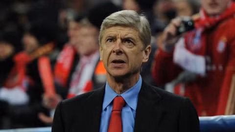  HLV Wenger quá già giơ để đổi mới