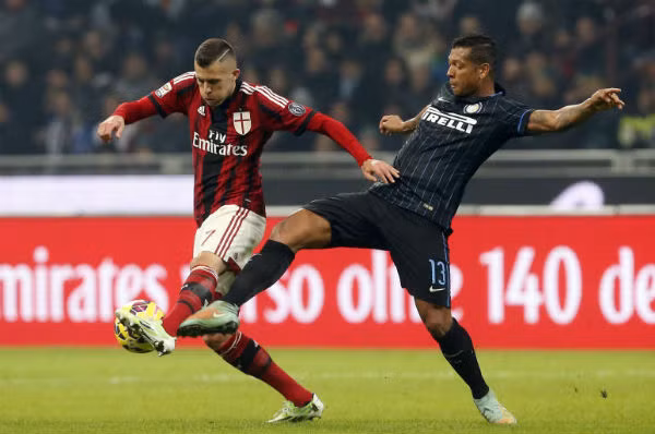 Inter chia điểm với Milan trong ngày trở lại của Mancini