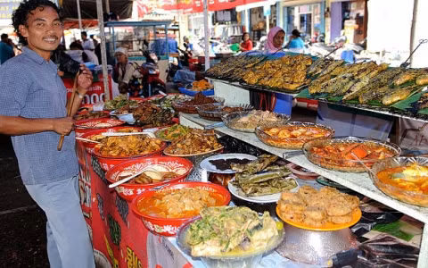 Đồ ăn địa phương sẽ được khuyến khích sử dụng trong các cuộc hội họp của chính phủ (Ảnh Telegraph)